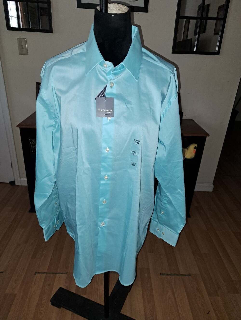 Madison NWT Men XL 17-17.5 32/33 Slim Fit Aquamarine Wrinkle Free Dress Shirt